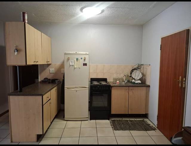 2 BEDROOM APARTMENT FOR SALE IN HILLCREST